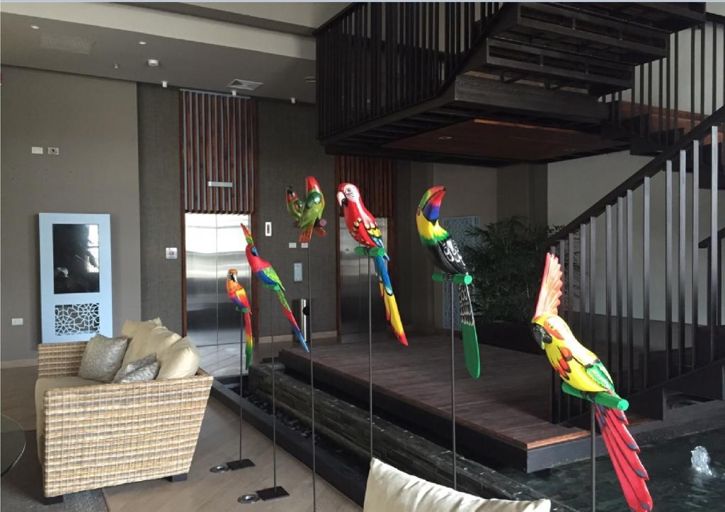 GHL Hotel Montería Exterior foto Parrots at the lobby