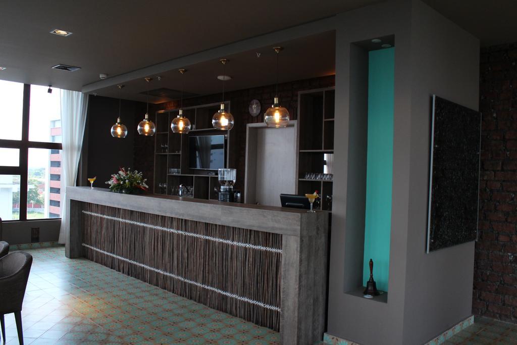 GHL Hotel Montería Exterior foto The kitchen at the 100th floor